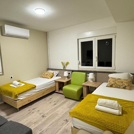 Aviator Apartments & Rooms Nikola Tesla Airport Belgrade Surčin 외부 사진