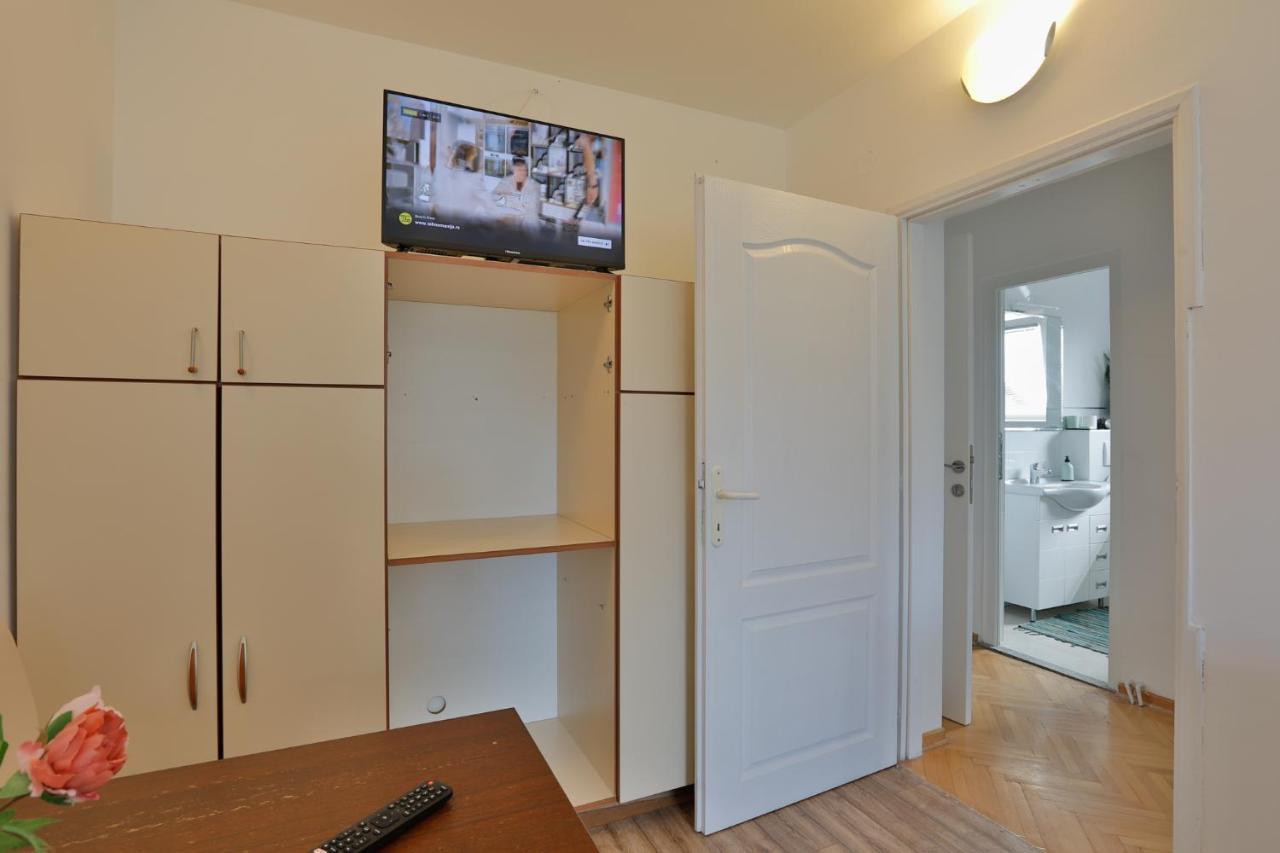 Aviator Apartments & Rooms Nikola Tesla Airport Belgrade Surčin 외부 사진