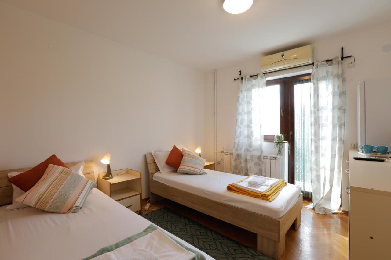 Aviator Apartments & Rooms Nikola Tesla Airport Belgrade Surčin 외부 사진