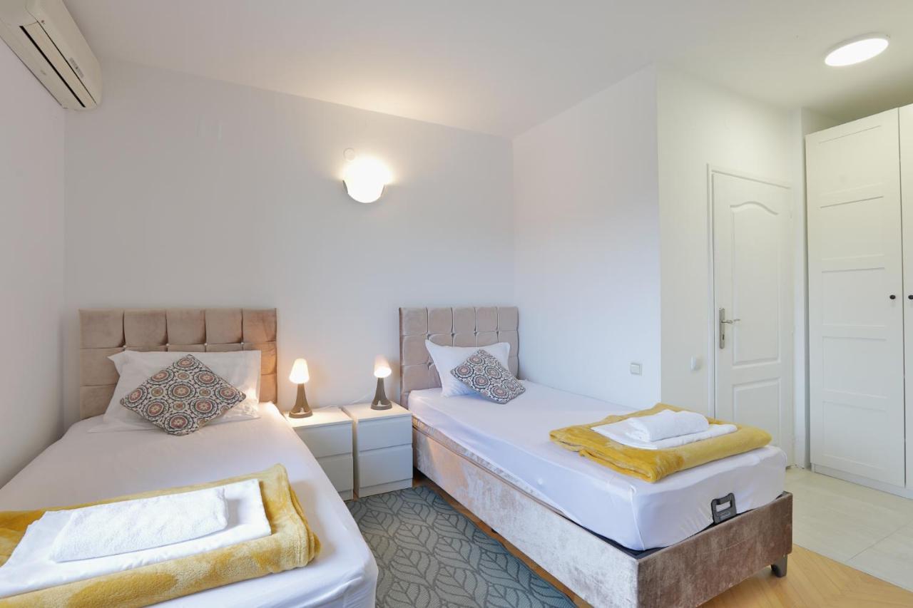 Aviator Apartments & Rooms Nikola Tesla Airport Belgrade Surčin 외부 사진